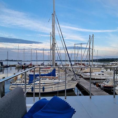 Отель Hausboot Hilja Шлезвиг Экстерьер фото